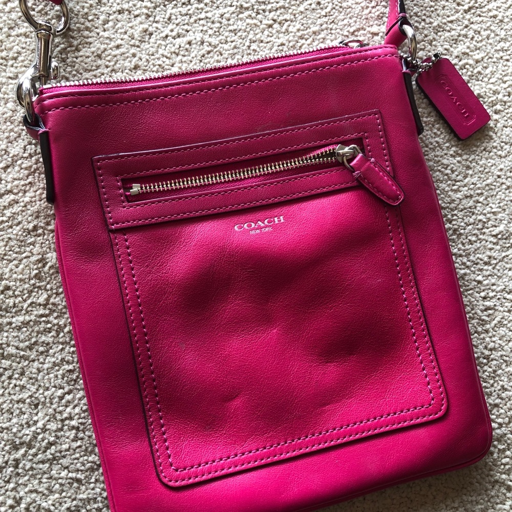 Coach Leather Swingpack Crossbody.